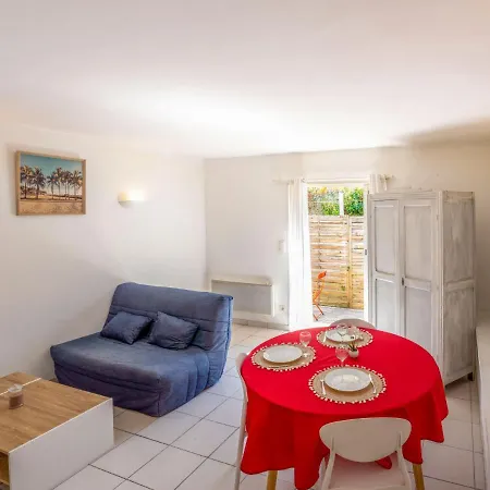 Centre By Interhome